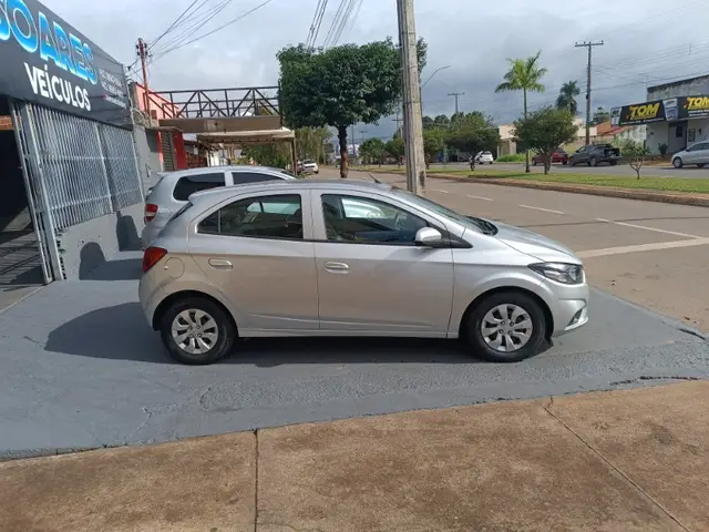 Carro Chevrolet Onix 2019 1.0 LT SPE/4