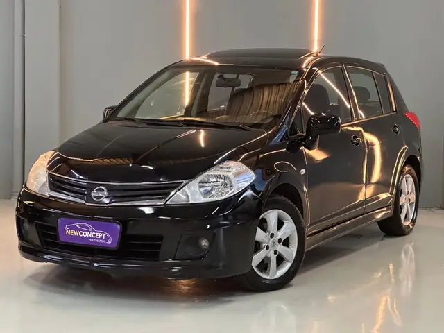 Carro Nissan Tiida 2013 SL 1.8 (flex)