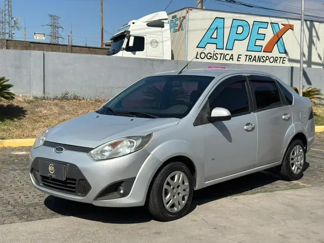 Carro Ford Fiesta Hatch 2014 SE Rocam 1.6 (Flex)