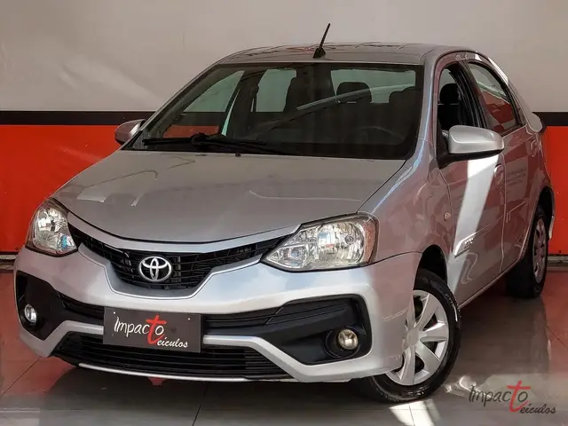 Carro Toyota Etios Sedan 2018 XS 1.5 (Flex)