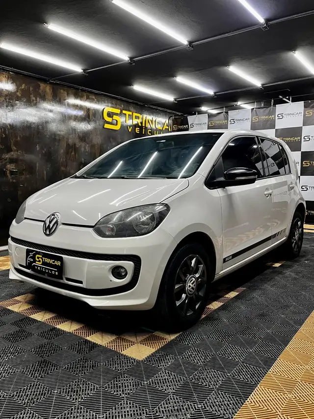 Carro Volkswagen Up! 2017 1.0 12v E-Flex Run I-Motion