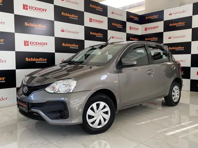 Carro Toyota Etios 2018 XS 1.5 (Flex)