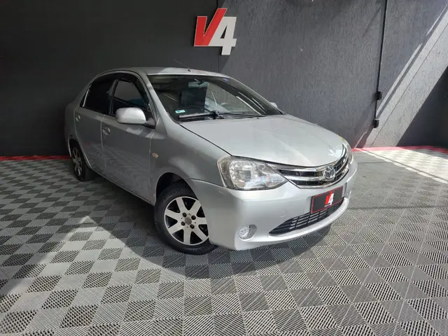 Carro Toyota Etios Sedan 2013 XS 1.5 (Flex)