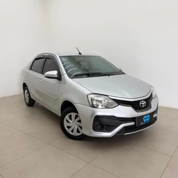 Carro Toyota Etios Sedan 2018 XS 1.5 (Flex)