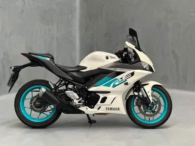 Moto Yamaha YZF R15 2025 ABS