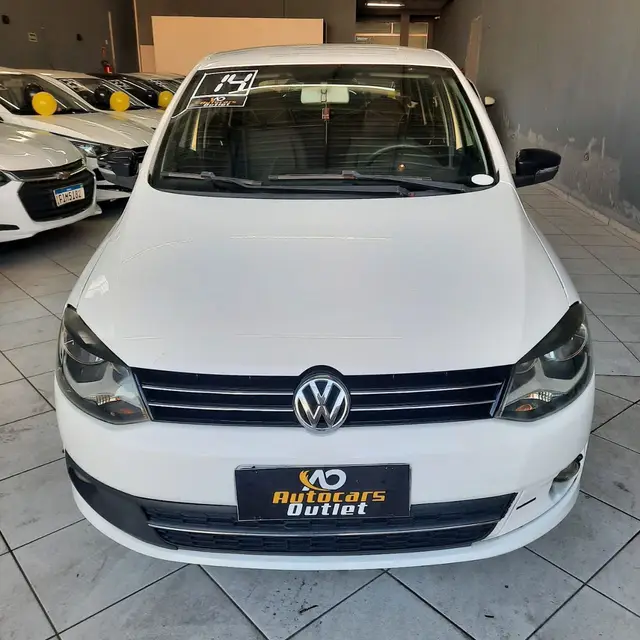Carro Volkswagen Fox 2014 1.0 TEC (Flex) 4p