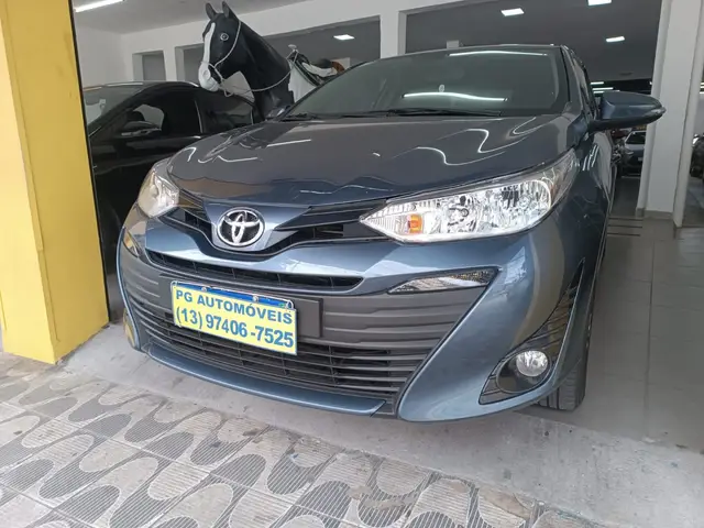 Carro Toyota Yaris Sedan 2021 1.5 XL Live CVT (Flex)