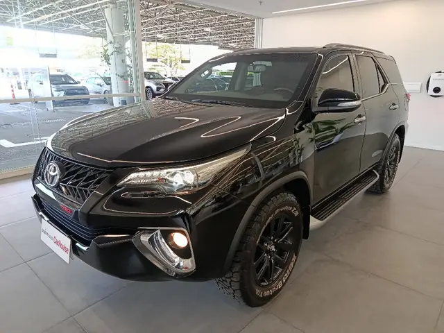 Carro Toyota SW4 2017 2.8 TDI SRX 7L 4x4 (Aut)