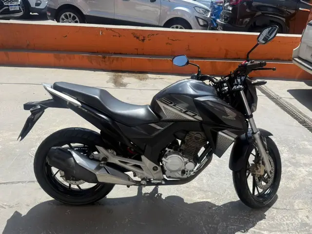 Moto Honda CB 250F Twister 2022 (CBS)