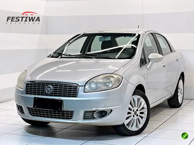 Carro Fiat Linea 2013 Absolute 1.8 16V Dualogic (Flex)