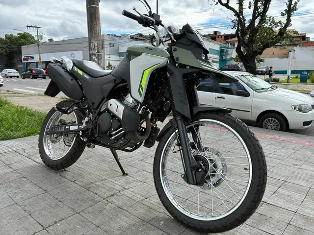 Moto Yamaha XTZ 250 Lander 2025 Connected