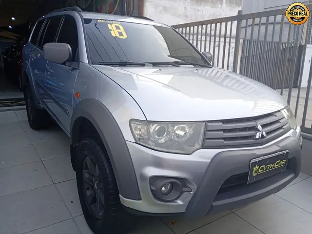 Carro Mitsubishi Pajero 2018 3.2 DI-D Outdoor 4WD (Aut)