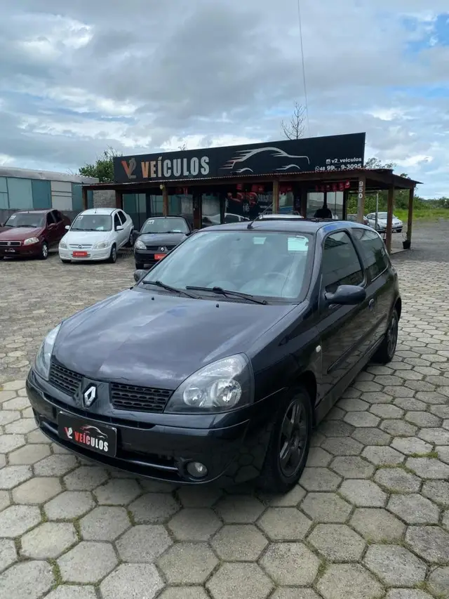 Carro Renault Clio 2004 Hatch. Dynamique 1.0 16V