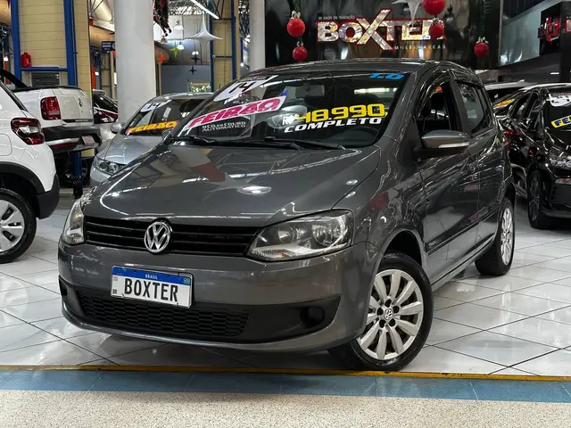 Carro Volkswagen Fox 2014 1.0 TEC (Flex) 4p