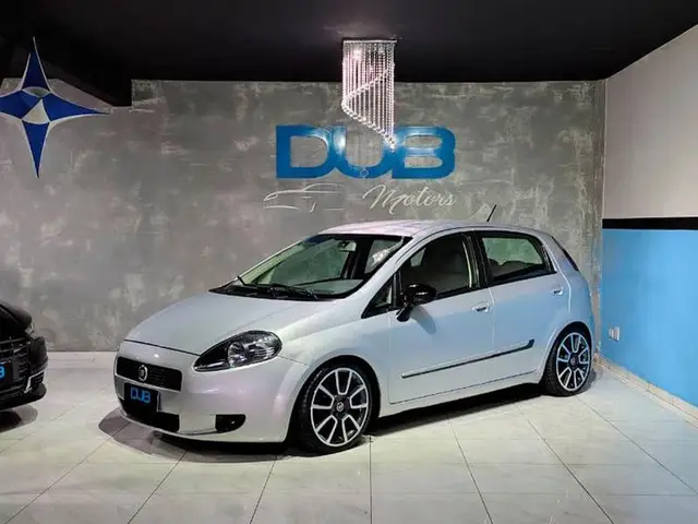 Carro Fiat Punto 2011 Attractive 1.4 (Flex)