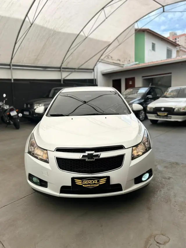 Carro Chevrolet Cruze 2013 LT 1.8 16V Ecotec (Flex)