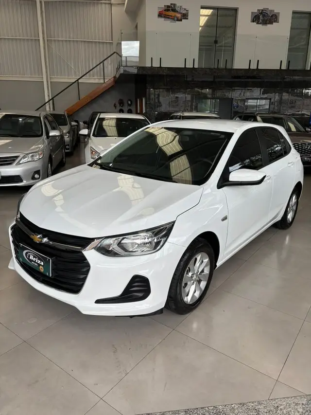 Carro Chevrolet Onix 2023 LT 1.0