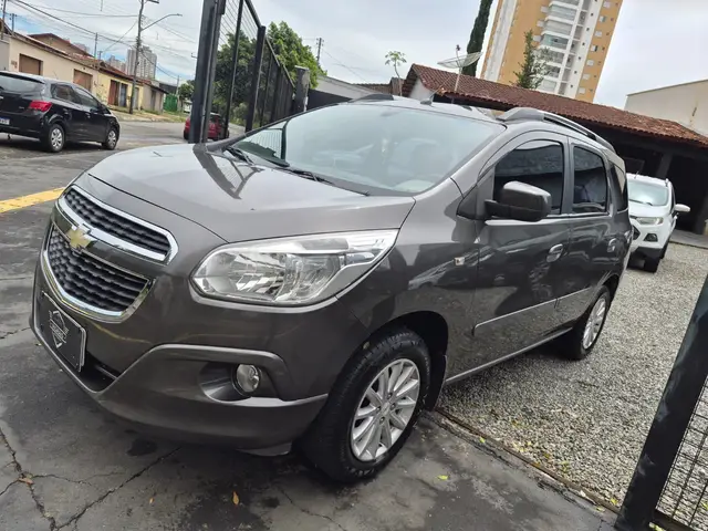 Carro Chevrolet Spin 2014 LT 5S 1.8 (Aut) (Flex)
