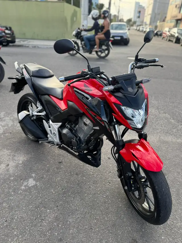 Moto Honda CB 300F Twister 2024 Standard