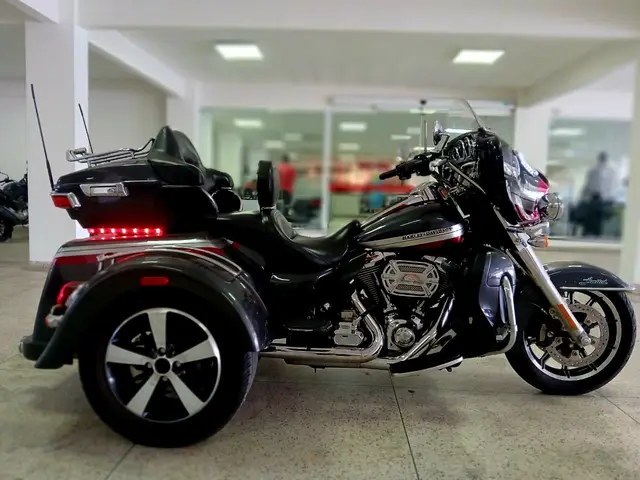 Moto Harley-Davidson Electra Glide 2015 ELECTRA GLIDE ULTRA LIMITED FLHTK