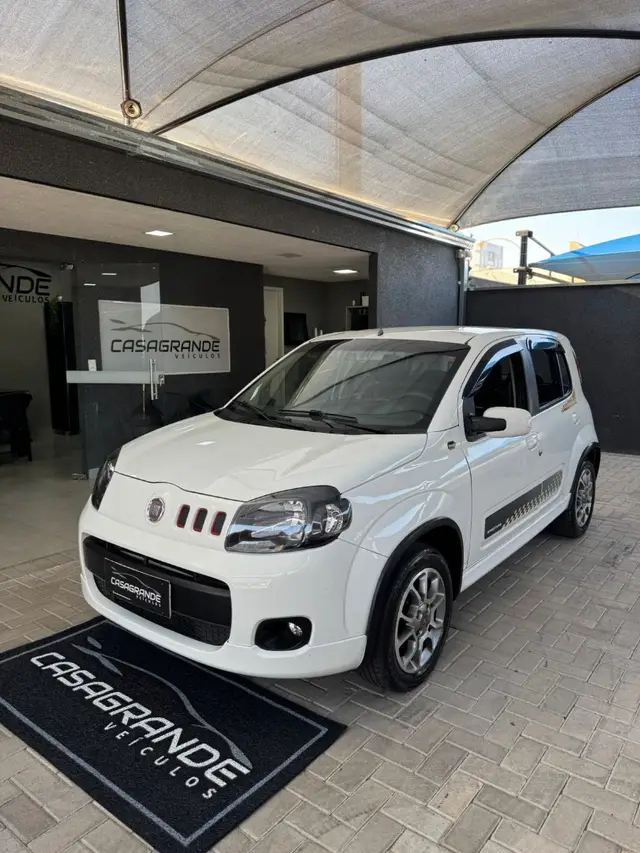 Carro Fiat Uno 2014 Sporting 1.4 8V (Flex) 4p