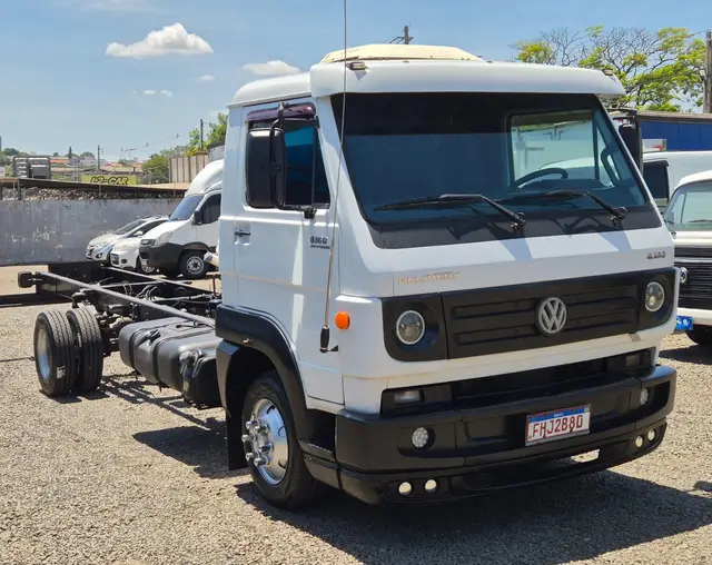Caminhão Volkswagen 8.160 2015 Delivery