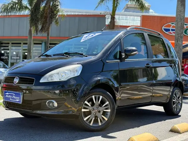 Carro Fiat Idea 2013 Attractive 1.4 8V (Flex)