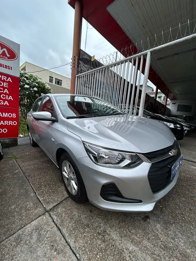 Carro Chevrolet Onix 2023 LT 1.0
