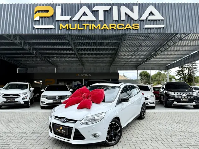 Carro Ford Focus Sedan 2015 Titanium Plus 2.0 16V PowerShift (Aut)