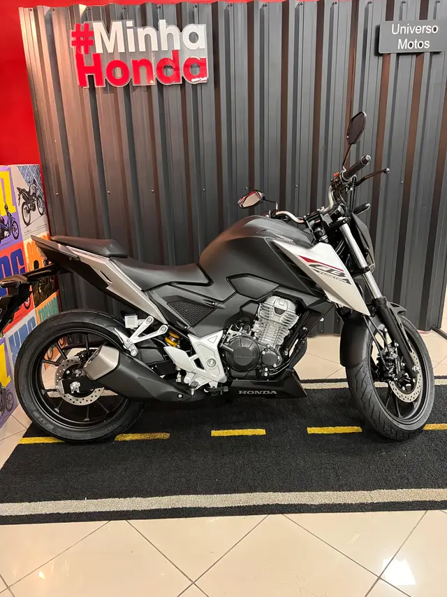 Moto Honda CB 300F Twister 2026 CBS