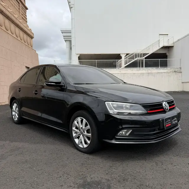 Carro Volkswagen Jetta 2015 2.0 Trendline Tiptronic (Flex)