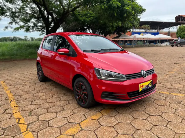 Carro Volkswagen Fox 2015 Trendline 1.0 TEC (Flex)