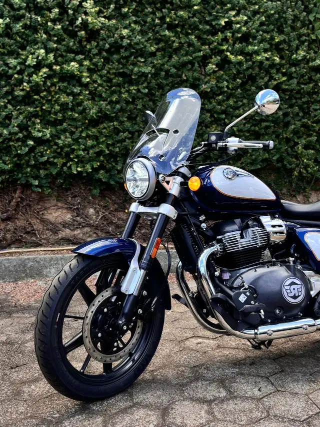 Moto Royal Enfield Super Meteor 2025 Astral