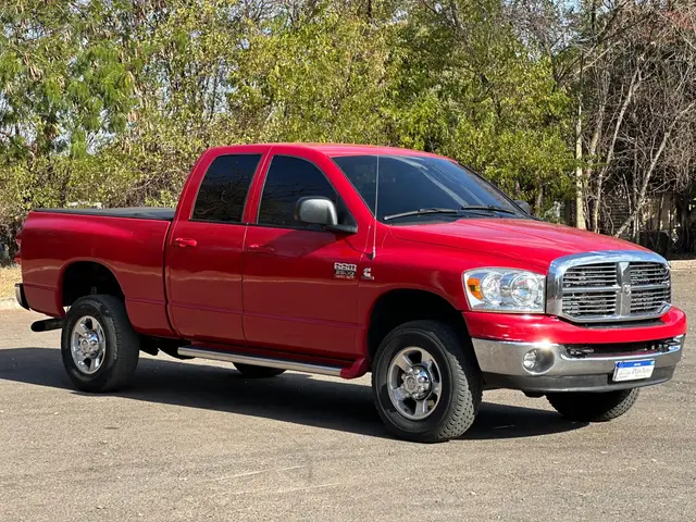 Carro Dodge RAM 2009 2500 Heavy Duty SLT CD 5.9