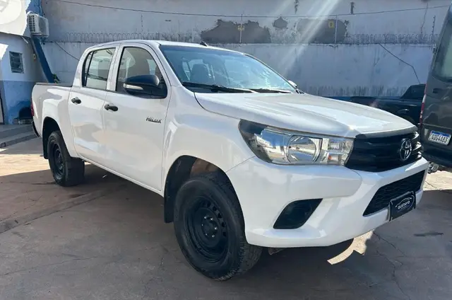 Carro Toyota Hilux Cabine Dupla 2017 Hilux 2.8 TDI STD CD 4x4