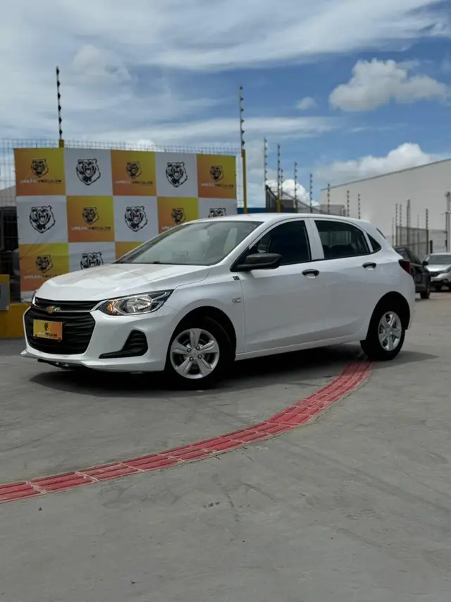 Carro Chevrolet Onix Plus 2022 1.0 LT (Flex)