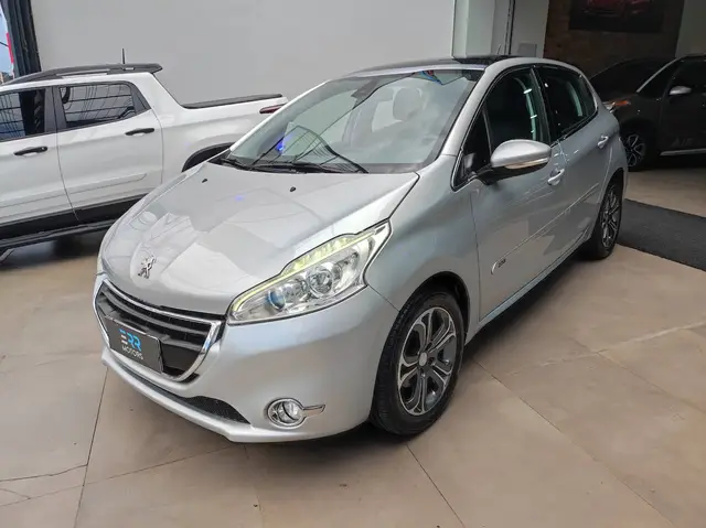 Carro Peugeot 208 2015 Griffe  1.6 16V (Flex) (Aut)