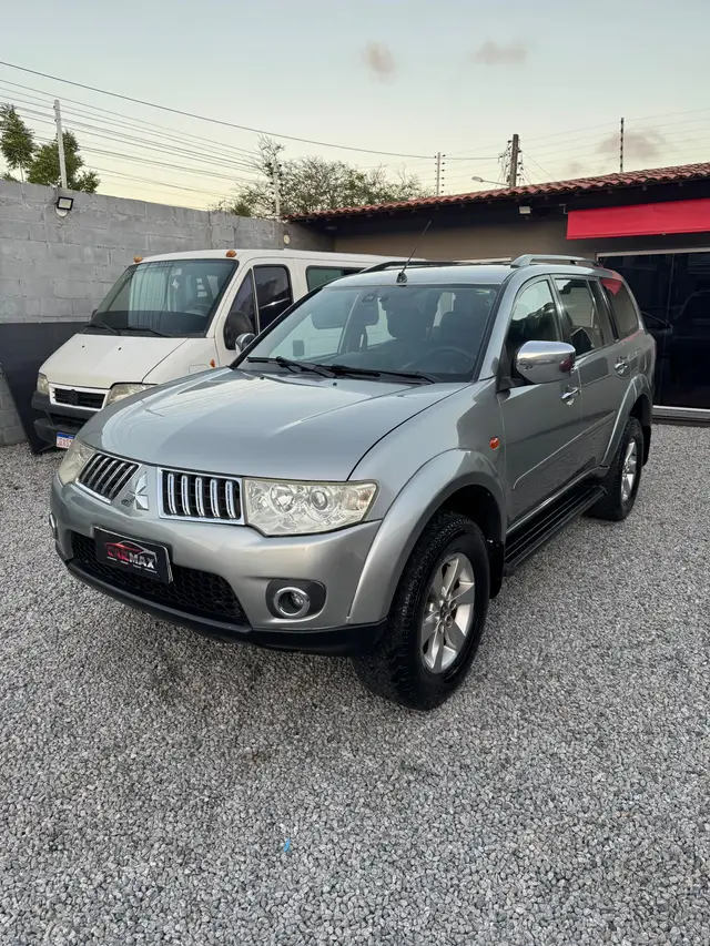 Carro Mitsubishi Pajero Dakar 2013 3.2 4WD (Aut)