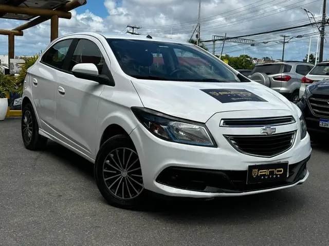 Carro Chevrolet Onix 2015 1.4 LT SPE/4