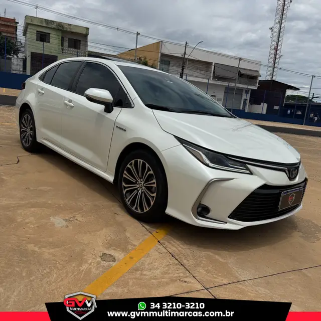 Carro Toyota Corolla 2021 Altis Premium Hybrid 1.8