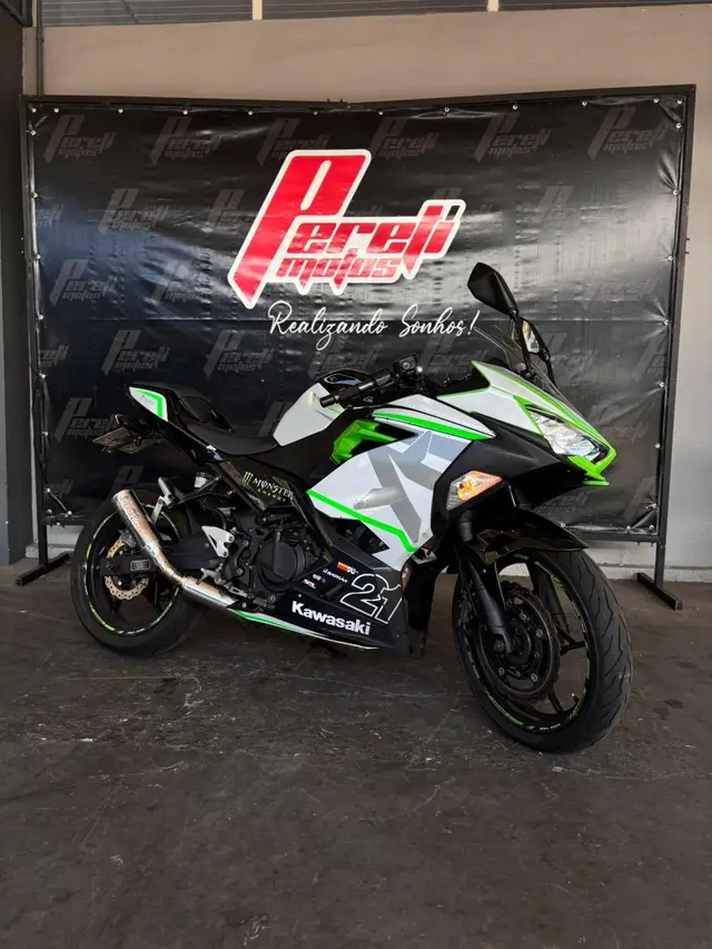 Moto Kawasaki Ninja 2019 400
