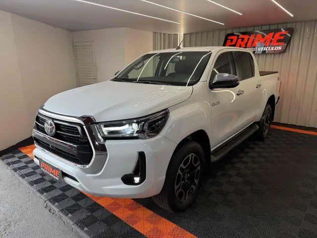 Carro Toyota Hilux Cabine Dupla 2024 SRX 4x4 2.8 Diesel