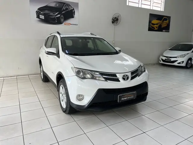 Carro Toyota RAV4 2014 2.0 4x4