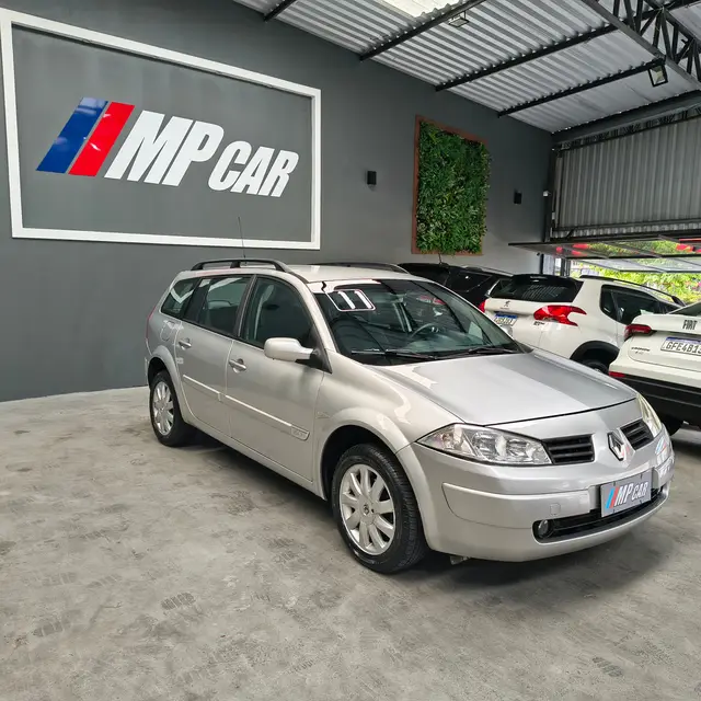 Carro Renault Megane Grand Tour 2011 Mégane Grand Tour Dynamique 1.6 16V (flex)