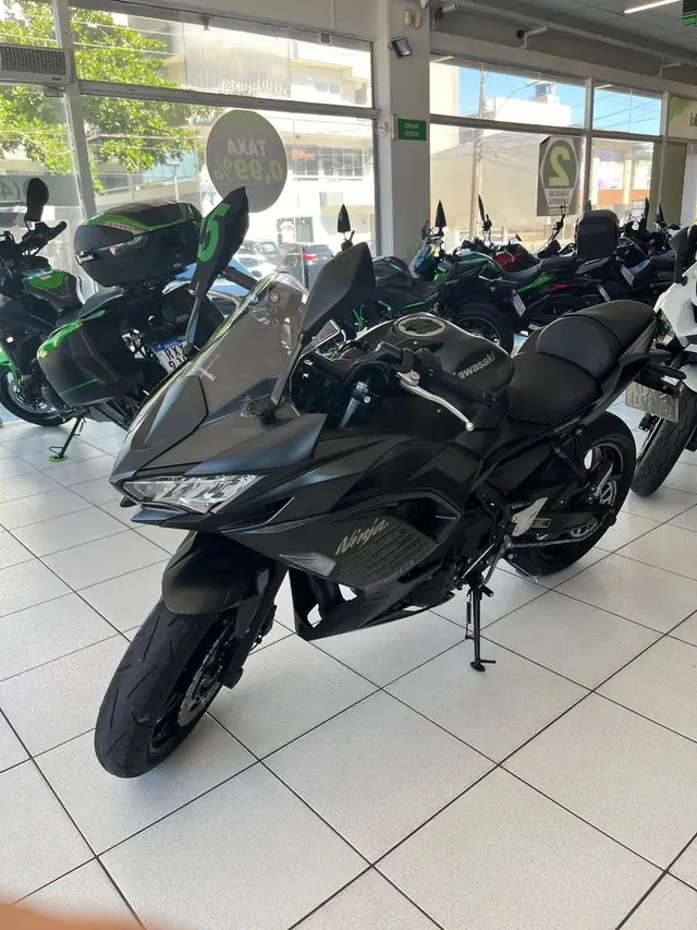 Moto Kawasaki Z 650 2025 RS