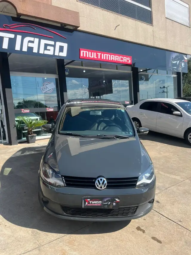 Carro Volkswagen Fox 2011 1.0 8V (Flex) 2p