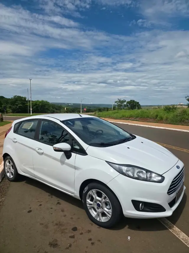 Carro Ford Fiesta Hatch 2017 SEL 1.6 16V Flex Aut. 5p - G