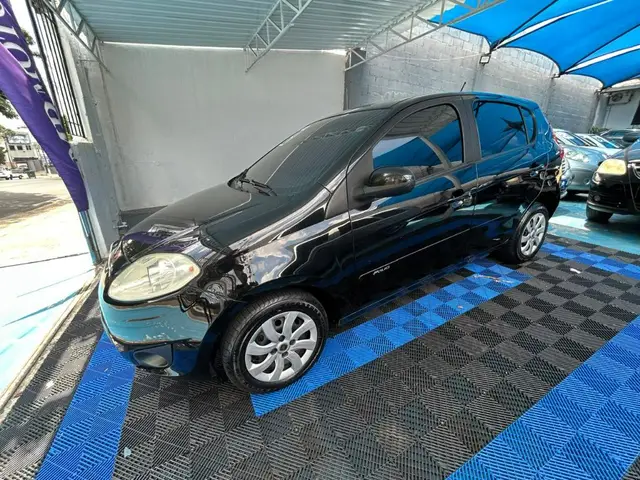 Carro Fiat Palio 2014 Attractive 1.4 8V (Flex)