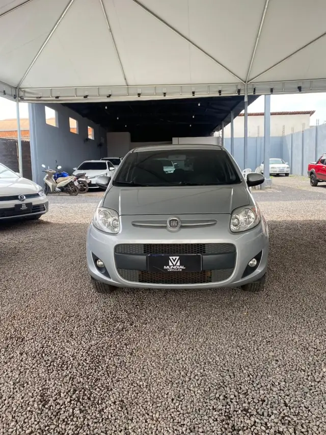 Carro Fiat Palio 2014 Attractive 1.0 8V (Flex)