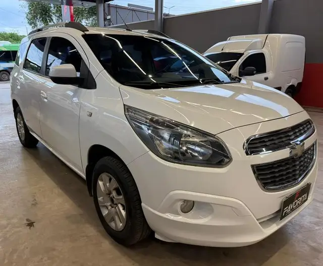 Carro Chevrolet Spin 2013 LS 5S 1.8 (Flex)